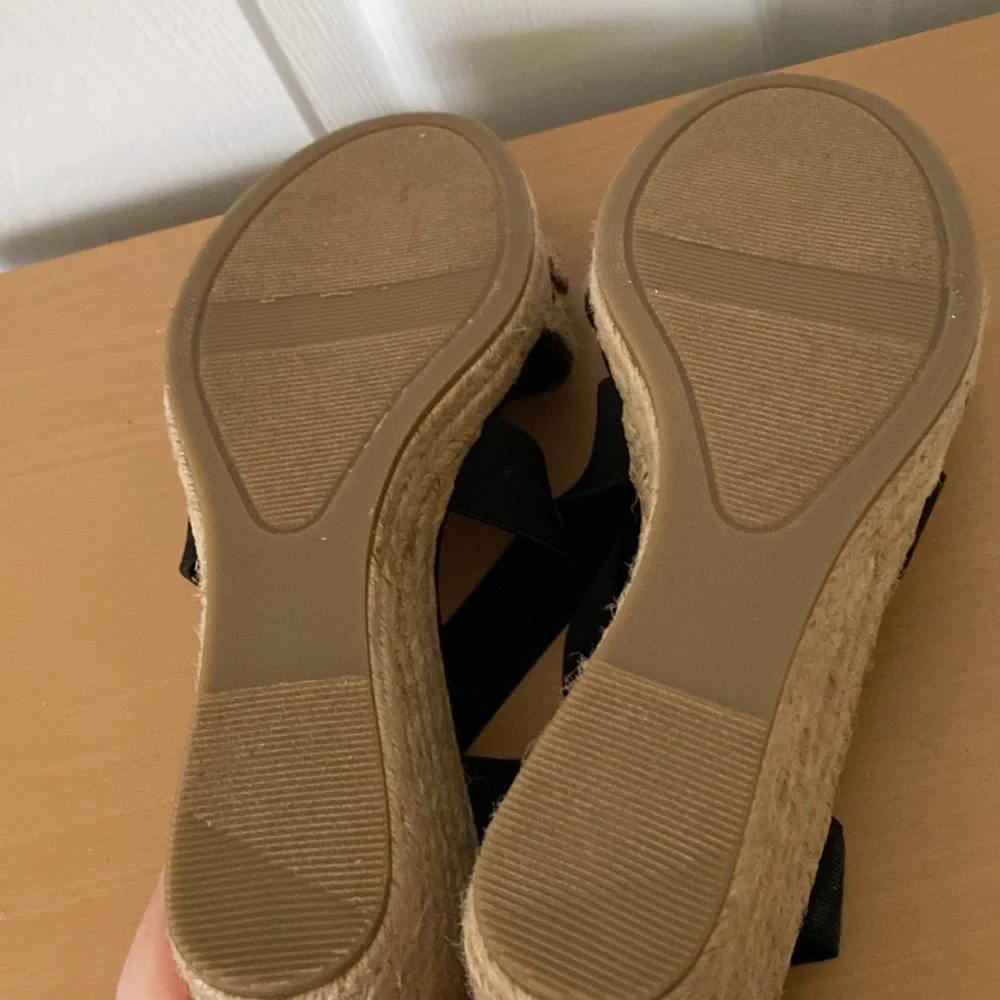 G.H. Bass Rylee Espadrille Wedge Sandals Black and Tan Women’s Size 9.5M